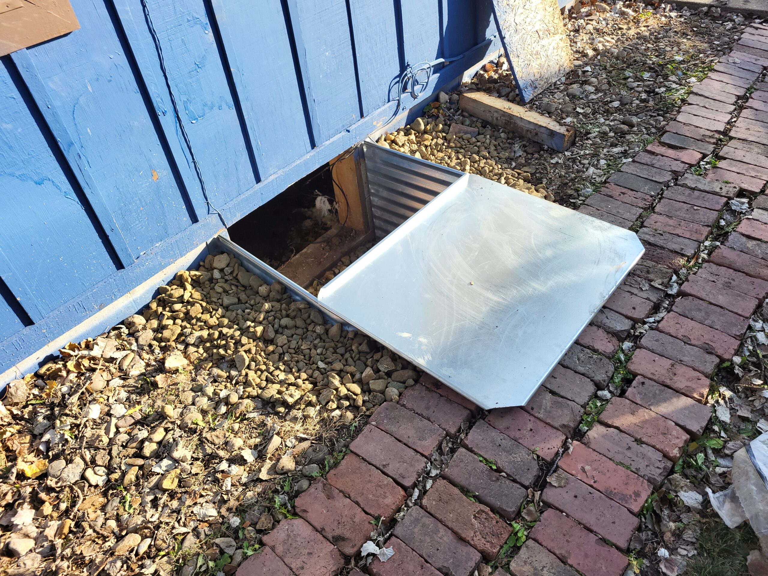 Keeping water out of a crawlspace